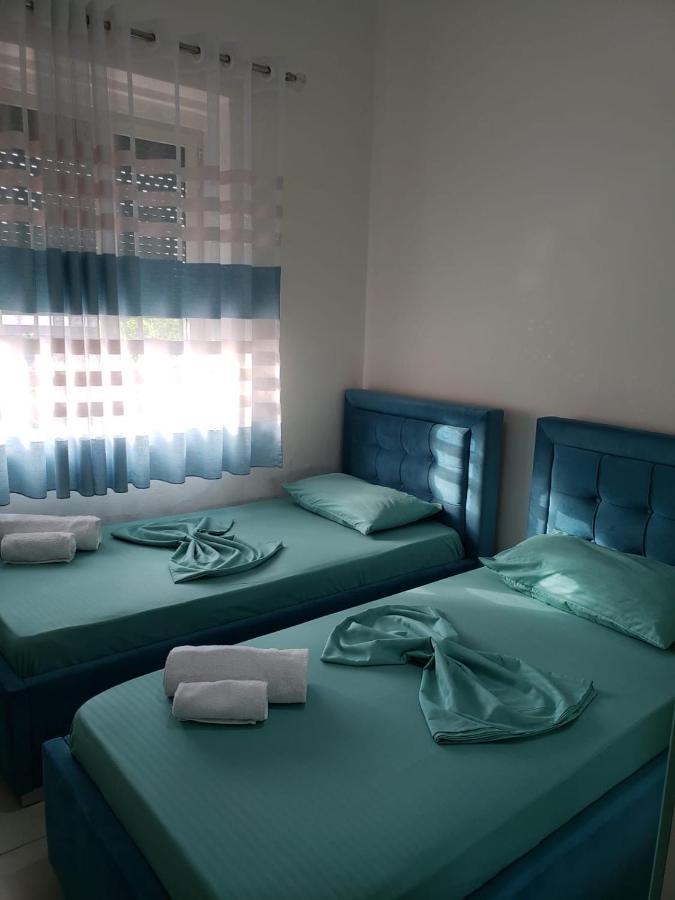 Jessica'S Apartment Tirana Esterno foto